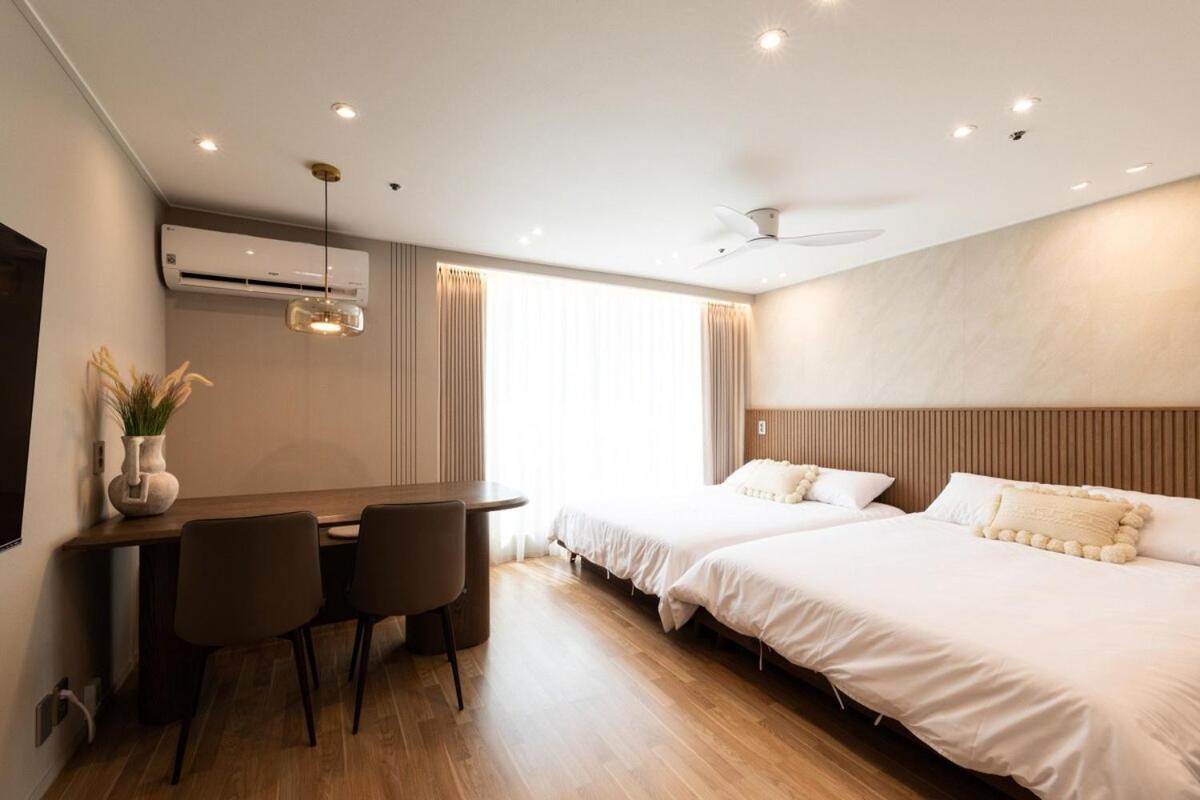 Hongdae St 09,hongik Station Bright And Stylish House View Yeontral Park Apartment *