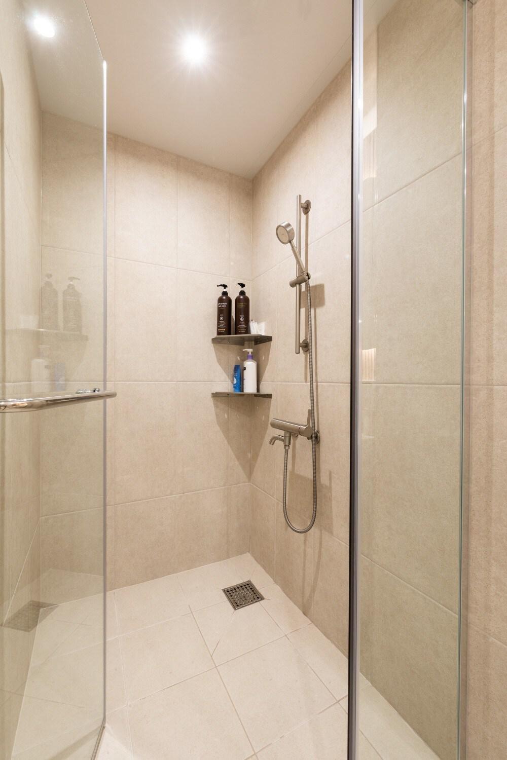 Hongdae St 09,hongik Station Bright And Stylish House View Yeontral Park Apartment *
